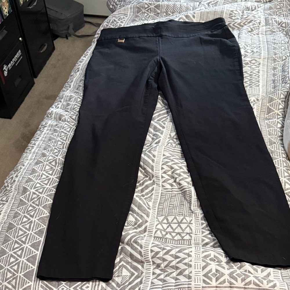 Women’s Black  dress Pants.  Alfani size 16